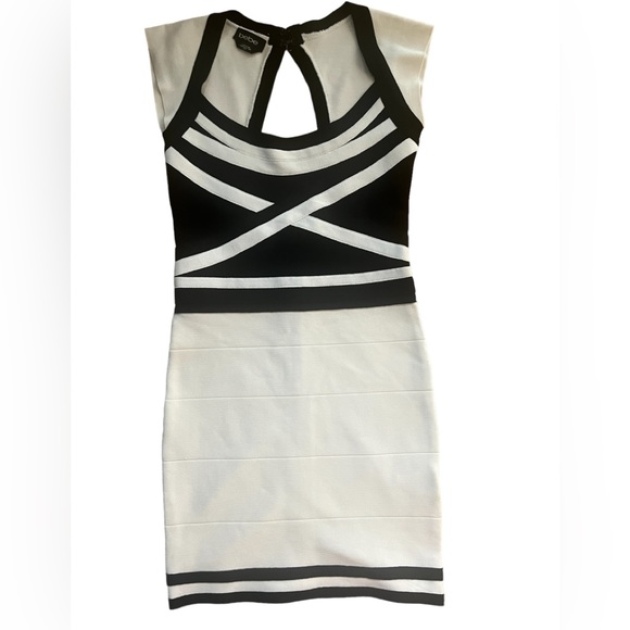 BEBE Bandage Dress White and Black size medium runs small - Picture 3 of 5